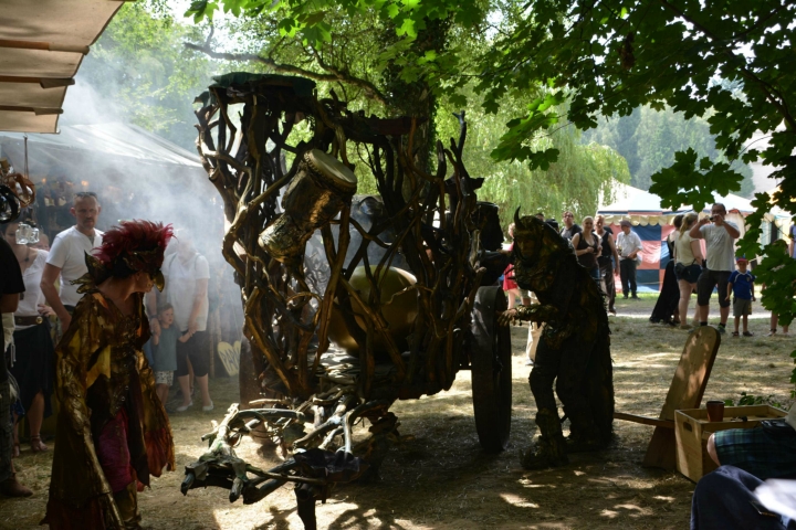 Stelzentheater Feuervögel MPS Bückeburg (10Juli 2016) 009